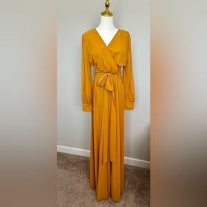 Gorgeous lightweight golden gown from Baltic Born.